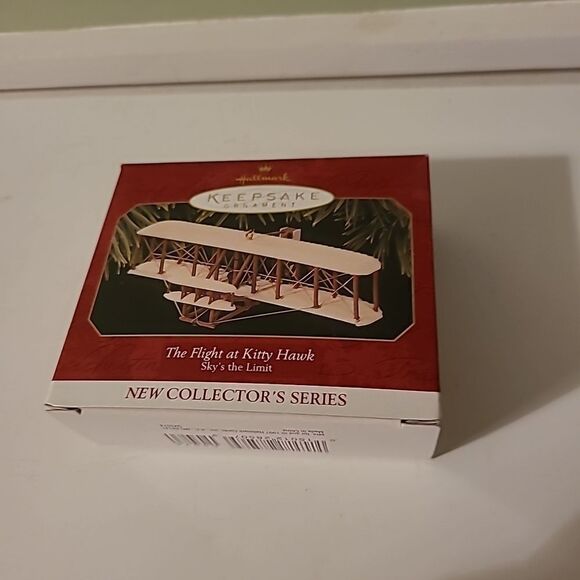 1997 Hallmark Ornament - Picture 1 of 7